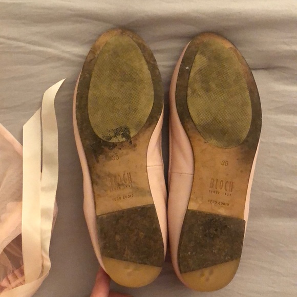 SOLD Bloch Pearl Pink Ballet Flats - Picture 7 of 7